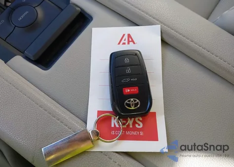 2024 Toyota Grand Highlander Xle z USA, uszkodzony, nr VIN 5TDAAAA55RS007781